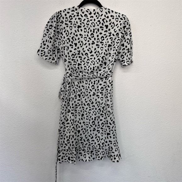 O. Vianca Leopard Print Wrap Mini Dress Size Small Black V-Neck Tie Waist - Picture 6 of 8